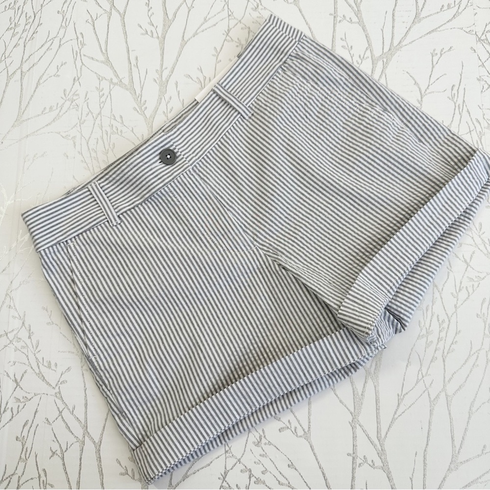 LOFT Outlet Blue Gray White Seersucker Stripped 6” Shorts Size 6 NWT